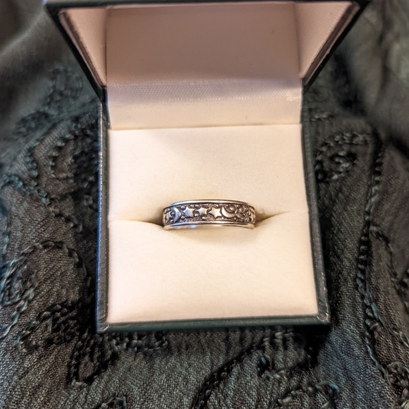 Celestial Moon and Stars Night Sky Sterling Silver Band Style Ring, Size 5/6 - Picture 3 of 7